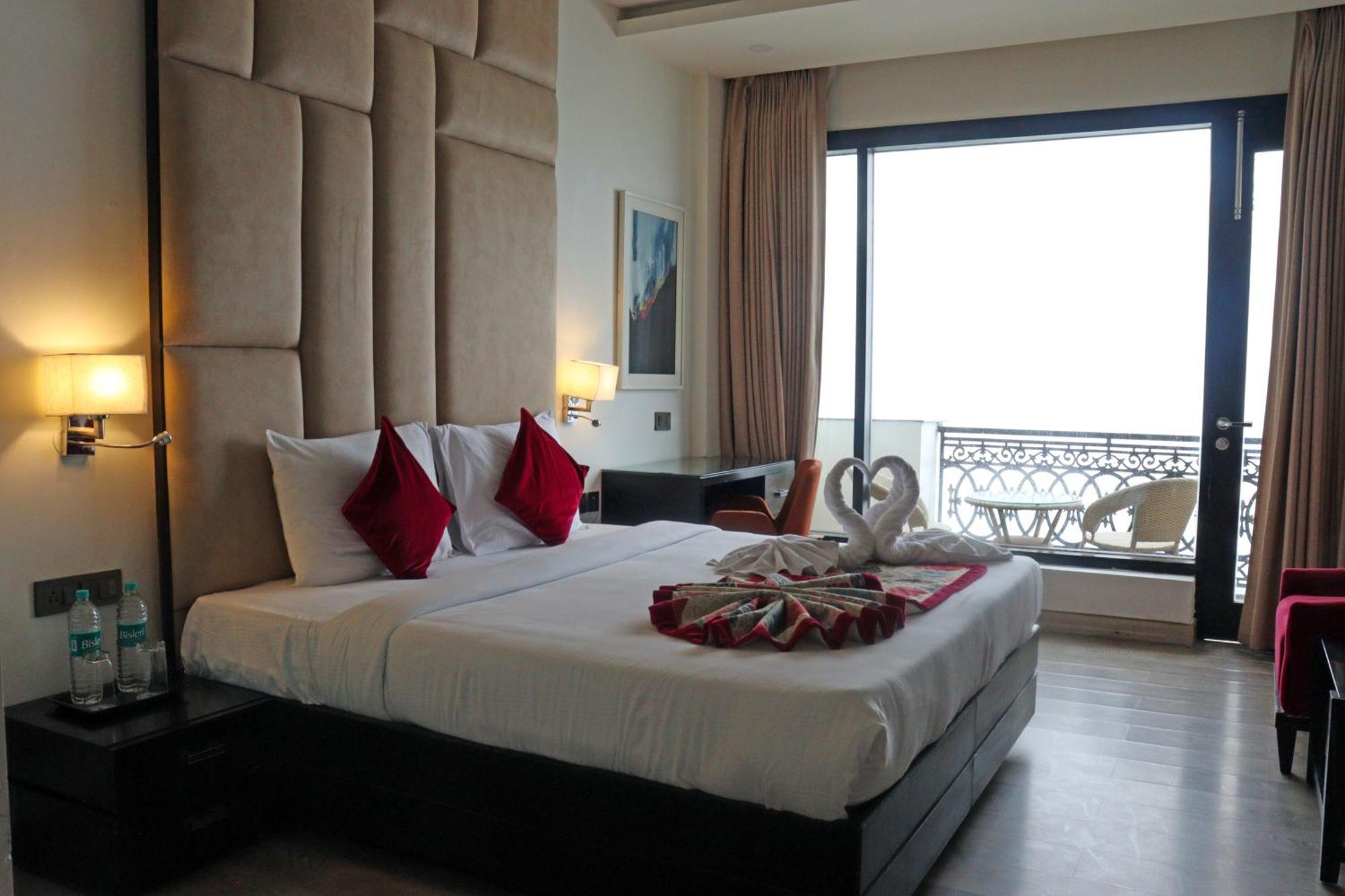 Rosetum Kasauli Hotel Екстериор снимка