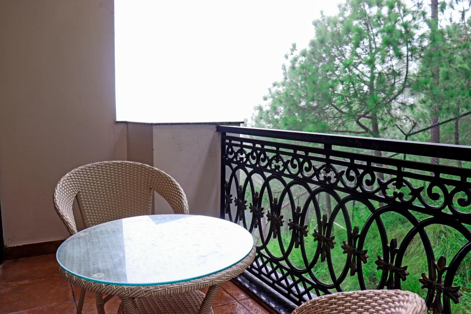 Rosetum Kasauli Hotel Екстериор снимка